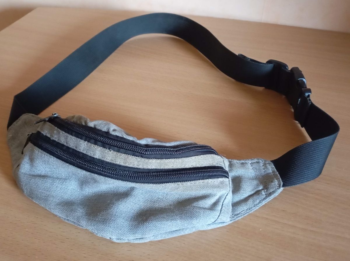 Sac banane en tissus gris bleu