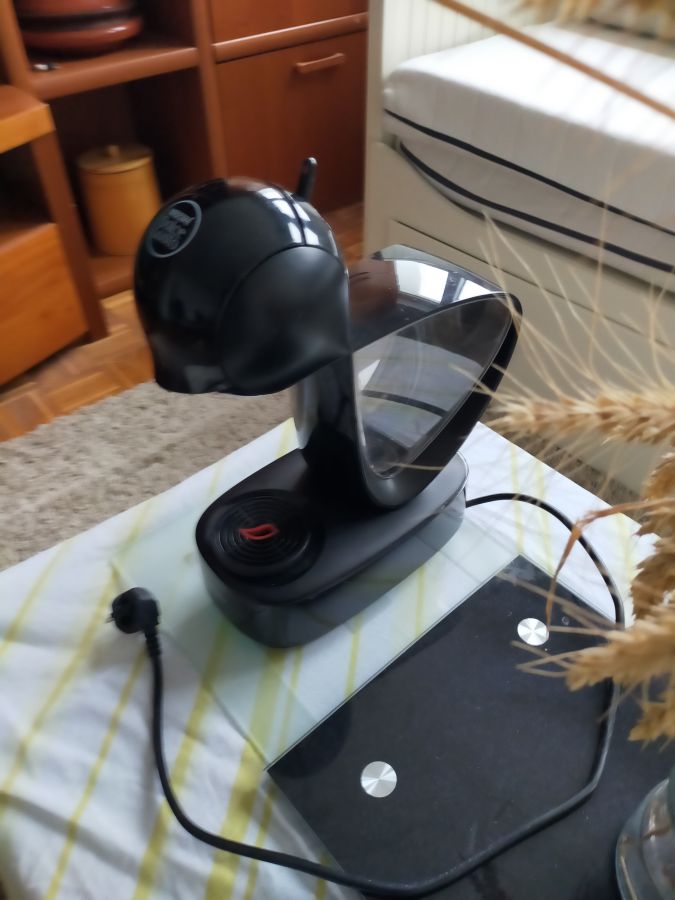 Cafetière Dolce Gusto Infinissima en excellent éta...