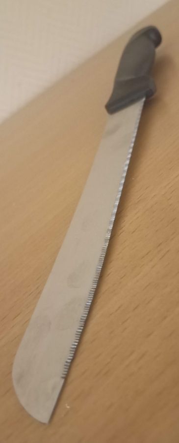 Couteau à pain de chef en inox 19 cm