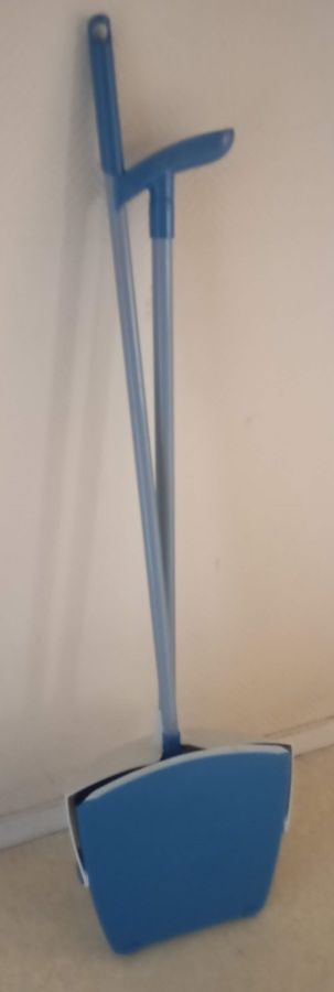 Pelle & Balayette double fonction