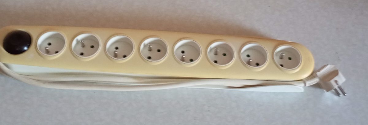 Multiprises 8 sorties NOV’ELEC